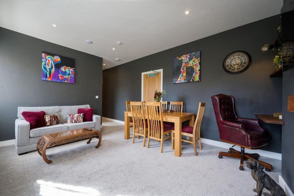 The Lettered Board Apartments Pickering Buitenkant foto